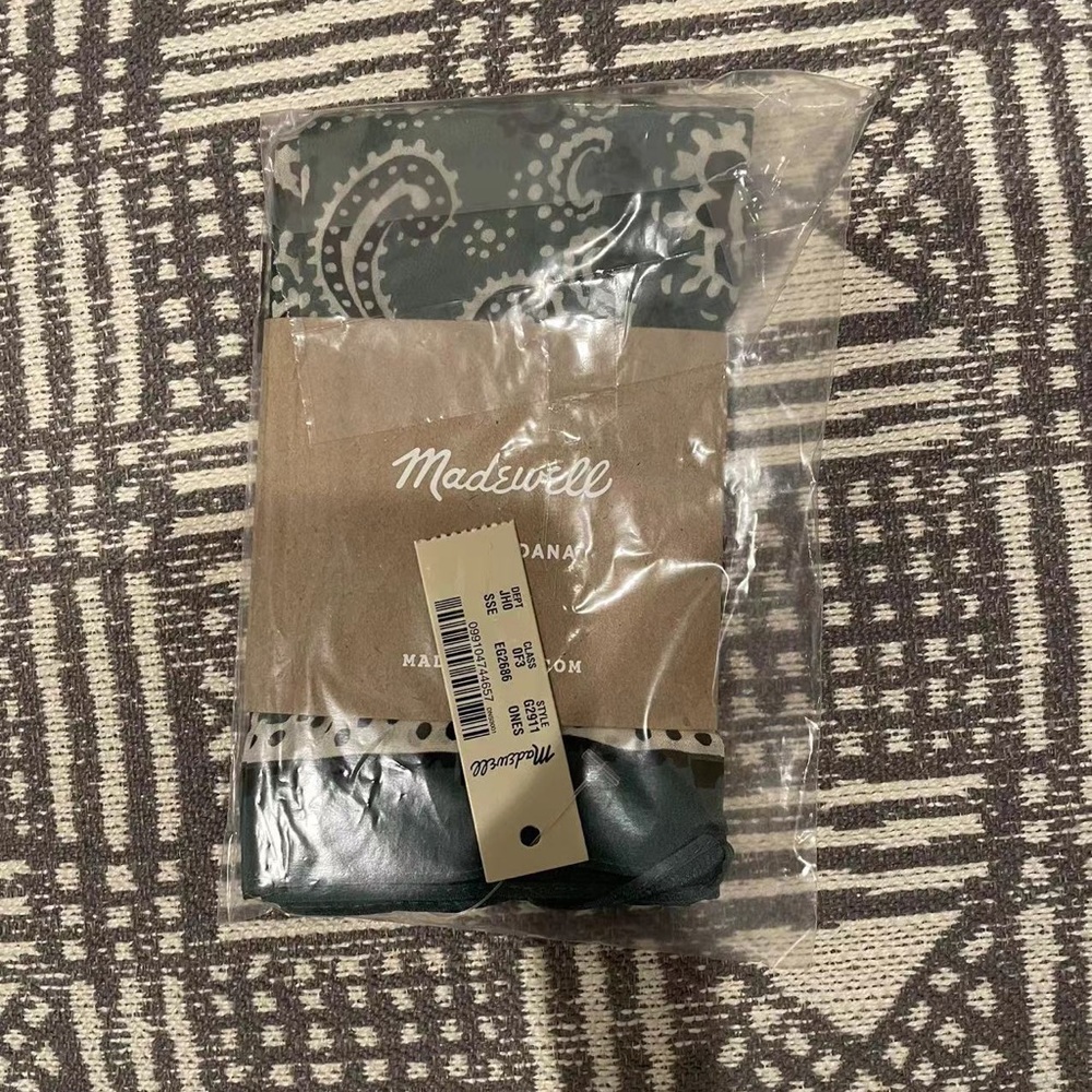 ❤️Madewell silk bandana Green - Picture 2 of 2